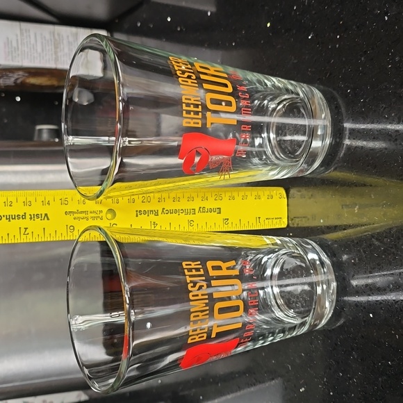Pair of Collectible BeerMaster Tour Budweiser Plant Merrimack, NH Glasses - Picture 3 of 4